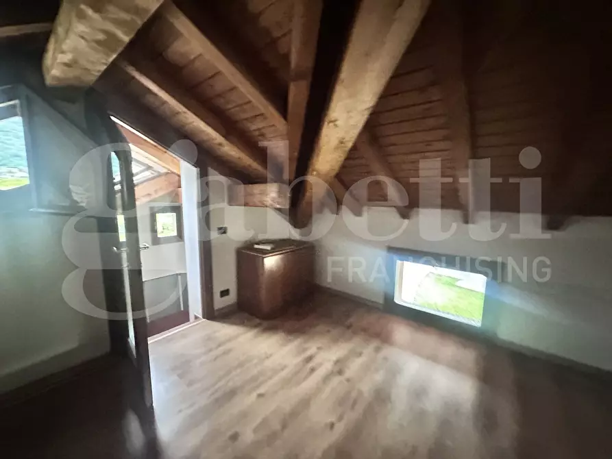 Immagine 18 di Villa in vendita  in Via Roma, snc a Eupilio