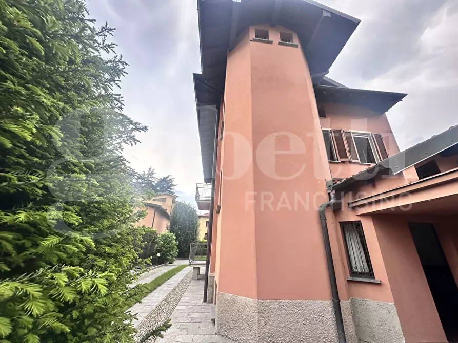 Immagine 37 di Villa in vendita  in Via Roma, snc a Eupilio