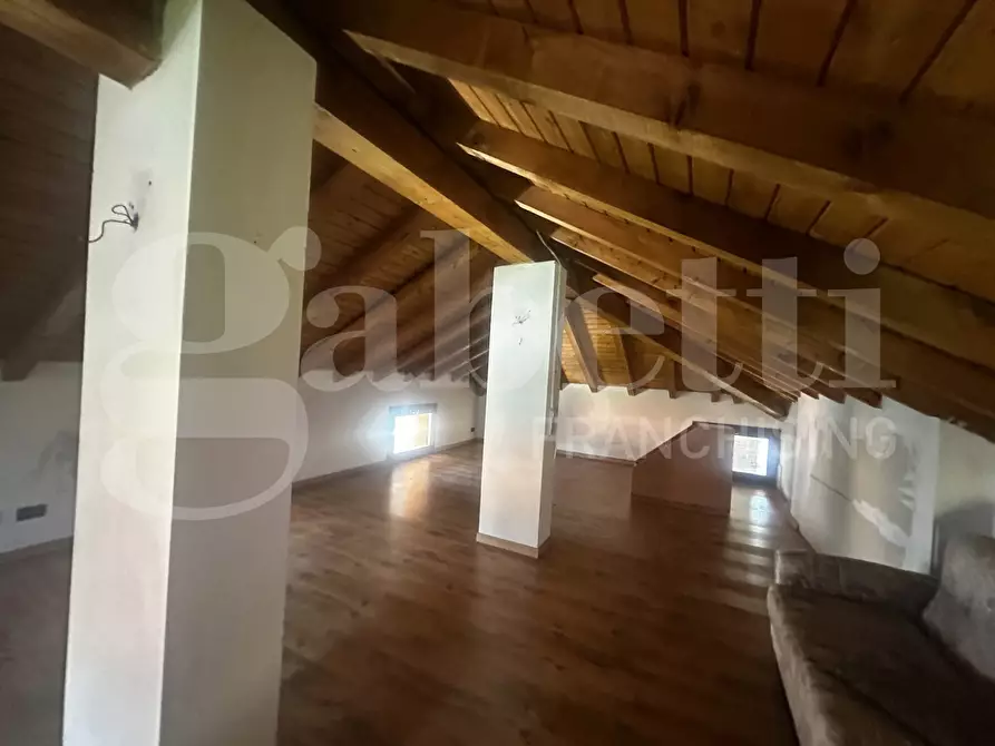 Immagine 24 di Villa in vendita  in Via Roma, snc a Eupilio