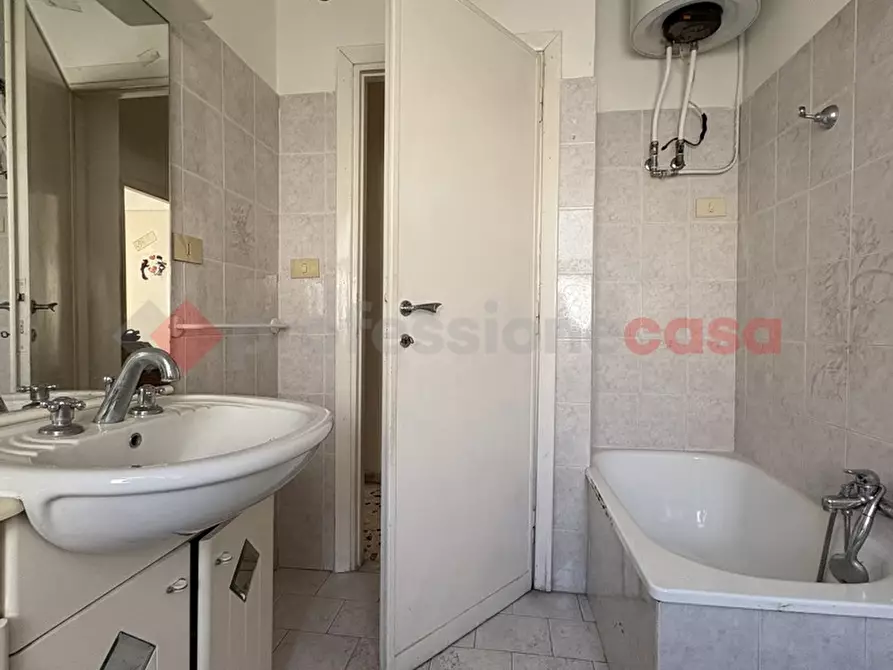 Immagine 17 di Appartamento in vendita  in Piazza ANTONELLI, 9 a Terracina