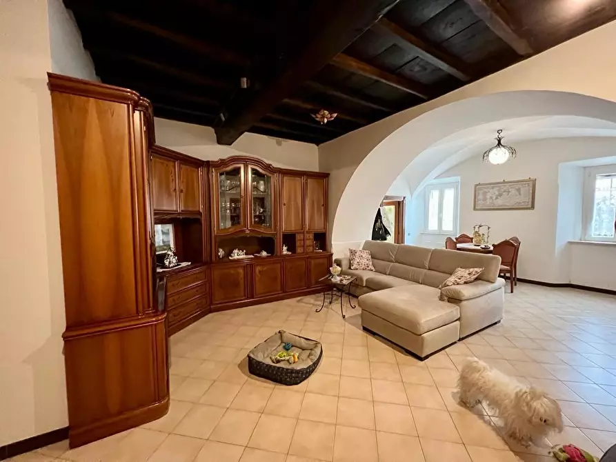 Immagine 2 di Appartamento in vendita  in Piazza regina margherita, 7 a Acuto