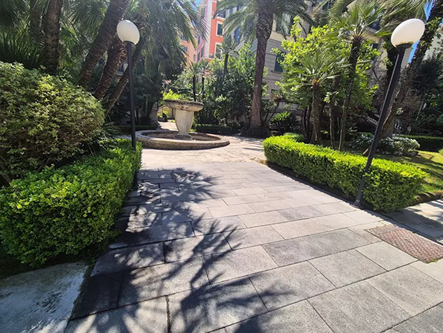 Immagine 13 di Appartamento in vendita  in Via Leone Marsicano a Napoli