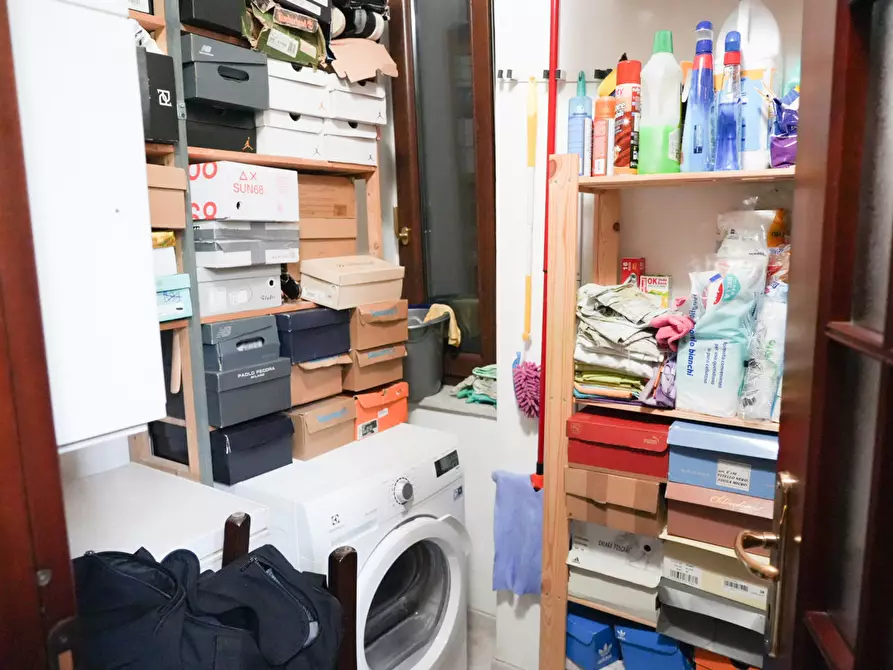 Immagine 10 di Appartamento in vendita  in Via Leone Marsicano a Napoli