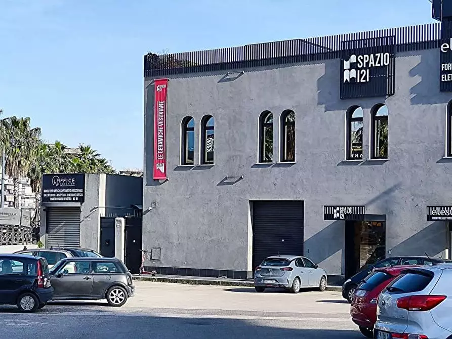 Immagine 1 di Negozio in affitto  in Via brin, 117 a Napoli