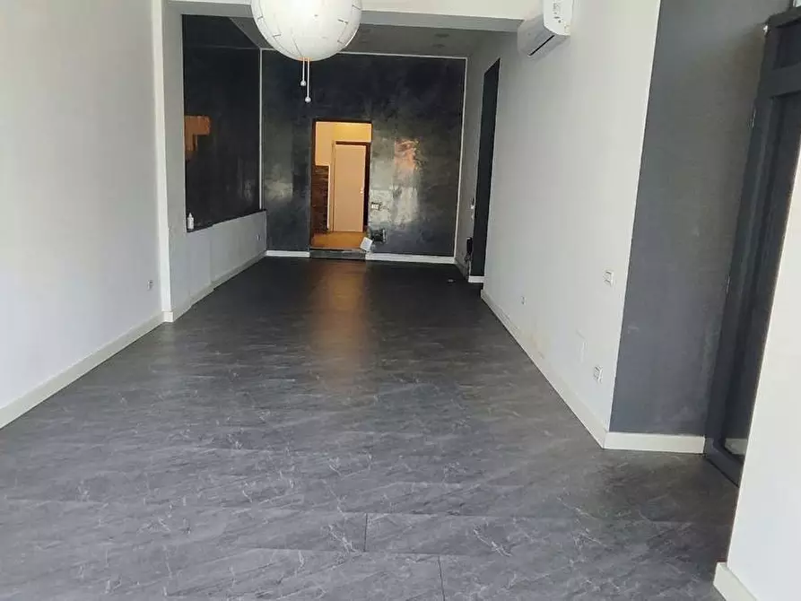 Immagine 3 di Negozio in affitto  in Via brin, 117 a Napoli