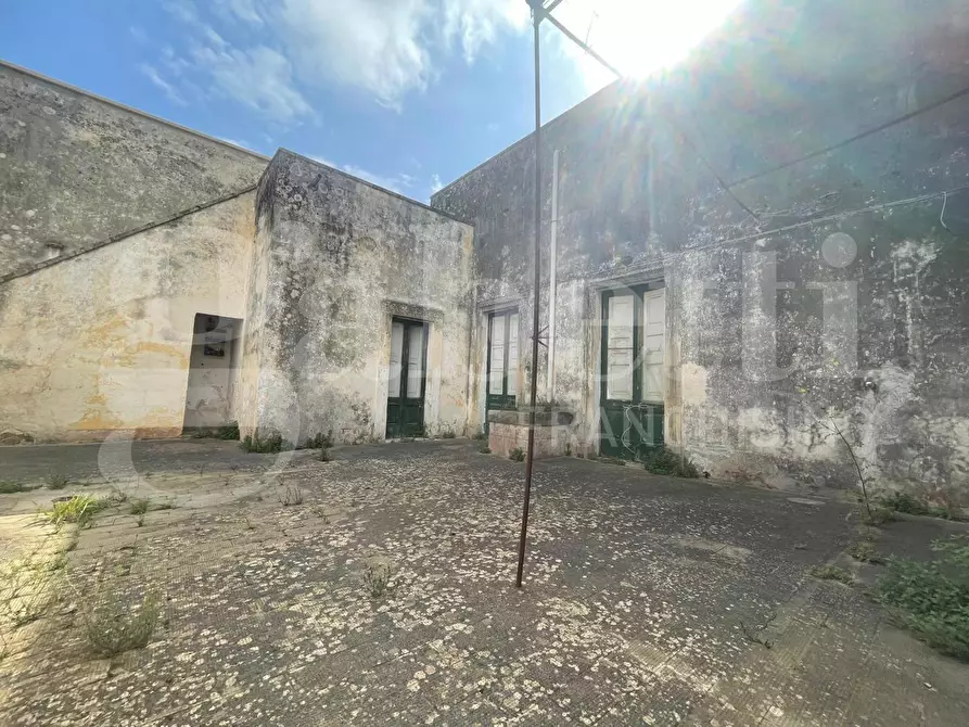 Immagine 2 di Casa indipendente in vendita  in Via Roma, 108 a Calimera