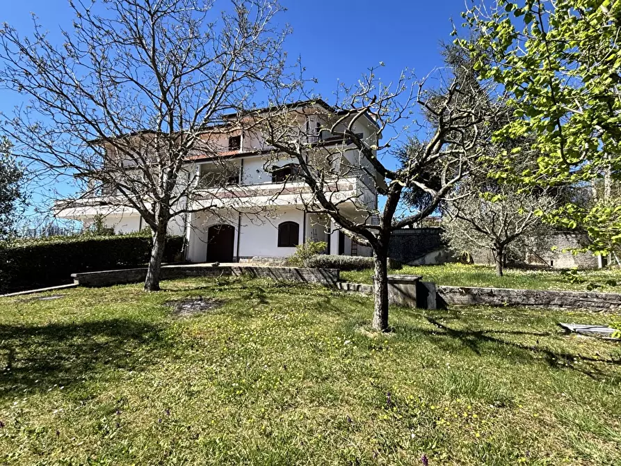 Immagine 5 di Casa bifamiliare in vendita  in Via circonvallazione cerano, 15 a Torre Cajetani