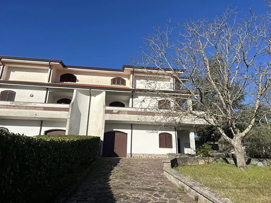 Immagine 15 di Casa bifamiliare in vendita  in Via circonvallazione cerano, 15 a Torre Cajetani