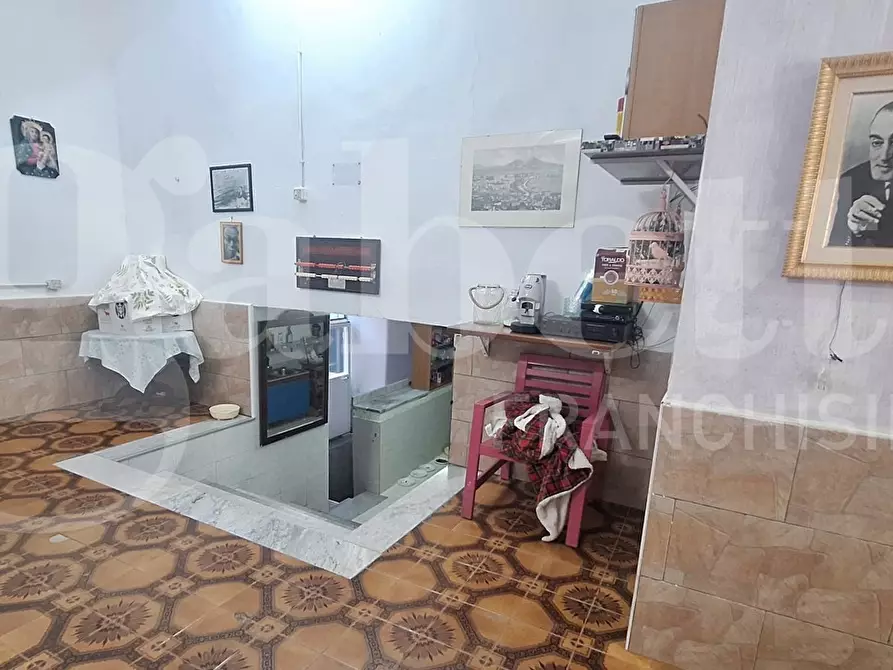 Immagine 2 di Magazzino in vendita  in Via vicoletto pacella ai miracoli a Napoli