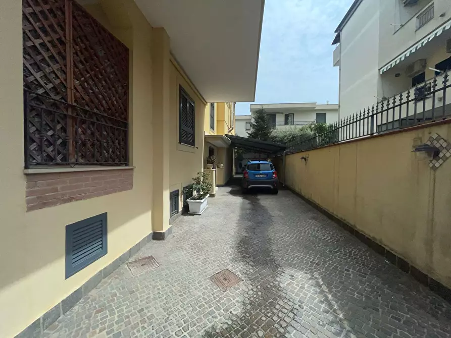 Immagine 34 di Villa in vendita  in Via campagna a Giugliano In Campania