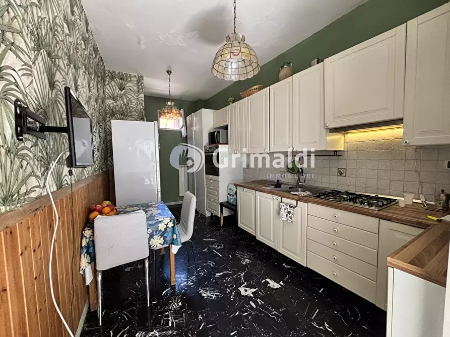 Immagine 10 di Appartamento in vendita  in Via GiosuÃ¨ Carducci, 9 a Acerra