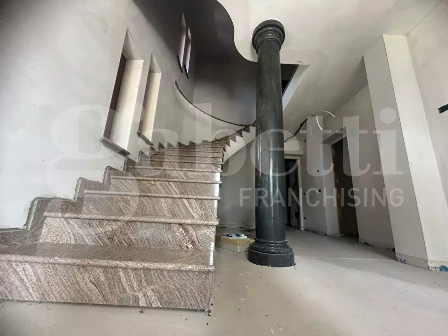 Immagine 7 di Villa in vendita  in Via Parini, 17 a Longone Al Segrino