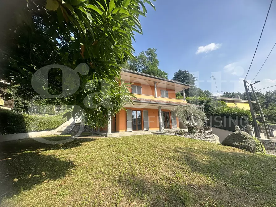 Immagine 17 di Villa in vendita  in Via Parini, 17 a Longone Al Segrino