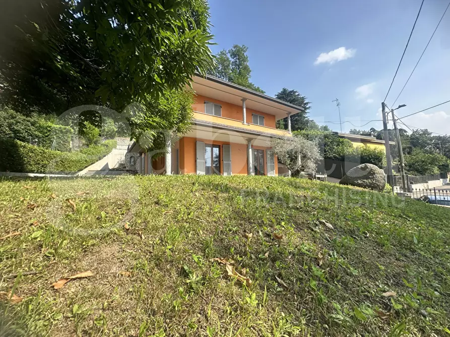 Immagine 28 di Villa in vendita  in Via Parini, 17 a Longone Al Segrino