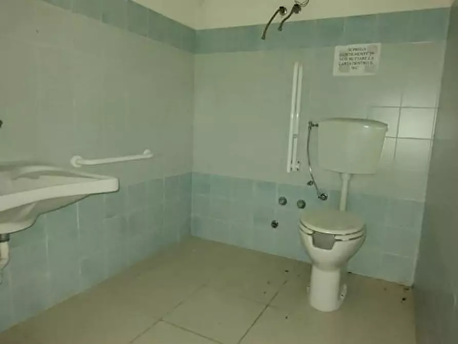 Immagine 7 di Negozio in vendita  in Via Garibaldi, snc a Iglesias