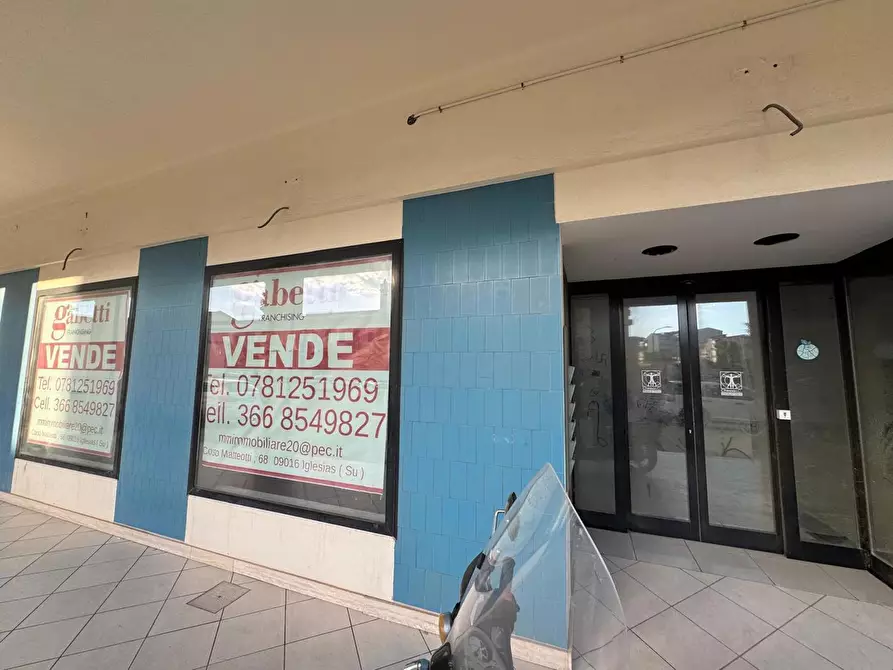 Immagine 2 di Negozio in vendita  in Via Garibaldi, snc a Iglesias