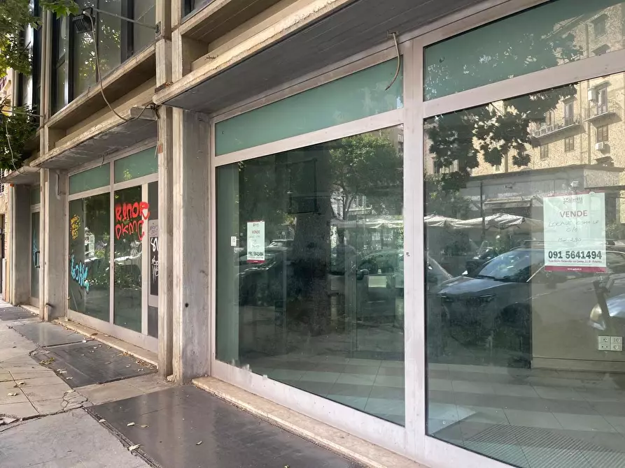 Immagine 3 di Magazzino in vendita  in Via Messina, 17- 17A a Palermo