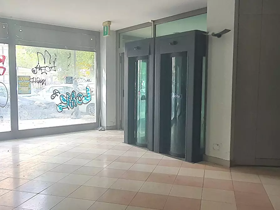 Immagine 8 di Magazzino in vendita  in Via Messina, 17- 17A a Palermo