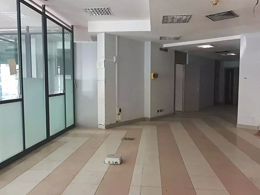 Immagine 9 di Magazzino in vendita  in Via Messina, 17- 17A a Palermo