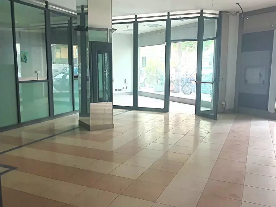 Immagine 7 di Magazzino in vendita  in Via Messina, 17- 17A a Palermo