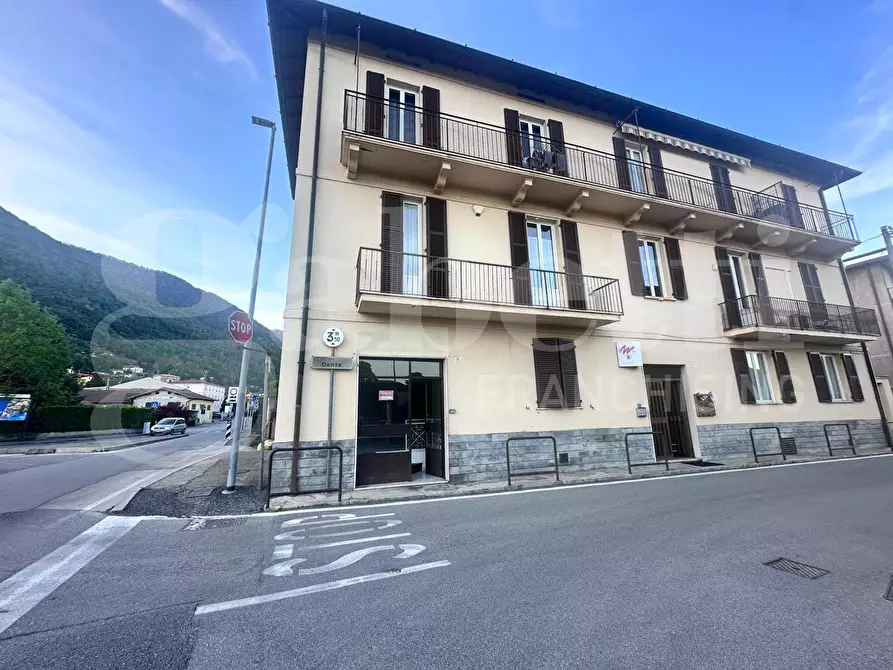 Immagine 5 di Negozio in vendita  in Via VOLTA, snc a Ponte Lambro