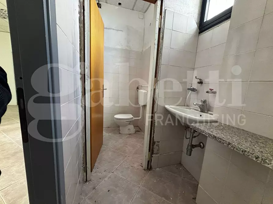 Immagine 6 di Negozio in affitto  in Piazza Venezia, 18 a Carbonia