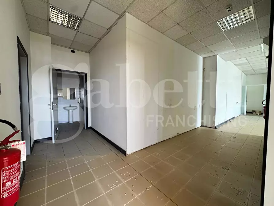 Immagine 12 di Magazzino in vendita  in Via Nazionale, 80 a Bellante