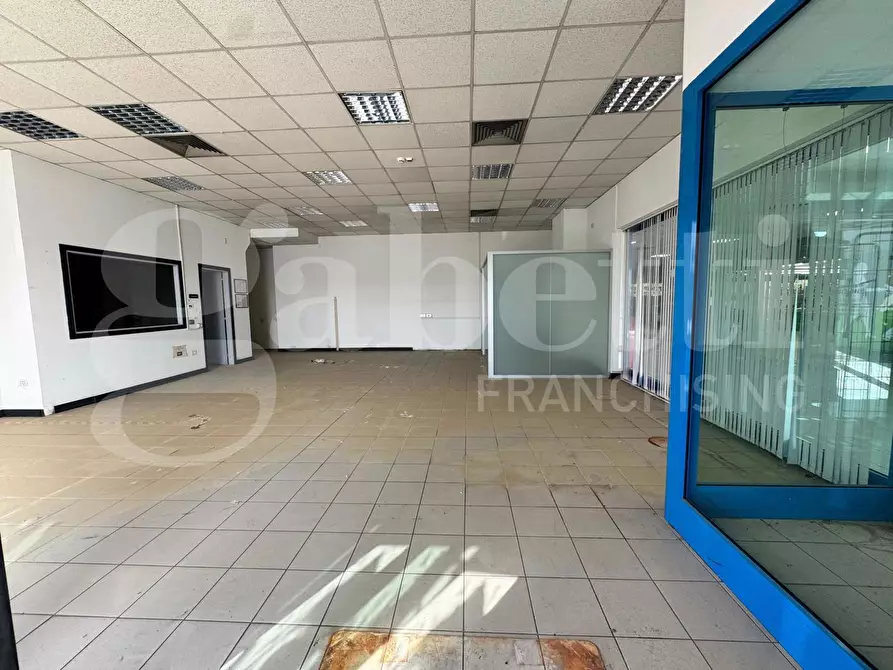 Immagine 7 di Magazzino in vendita  in Via Nazionale, 80 a Bellante