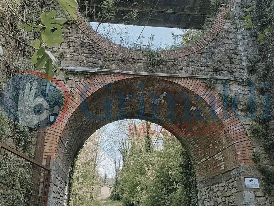 Immagine 31 di Palazzo in vendita  in Strada San Marco-Cenerente a Perugia