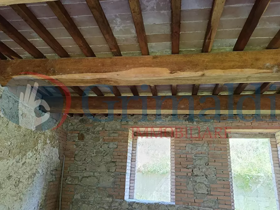 Immagine 28 di Palazzo in vendita  in Strada San Marco-Cenerente a Perugia