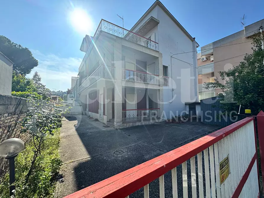 Immagine 26 di Appartamento in vendita  in Viale Orsini, 157 a Giulianova