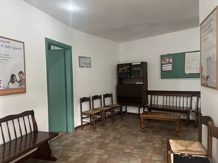 Immagine 2 di Ufficio in vendita  in Viale Guglielmo Marconi, 1 a Amaseno