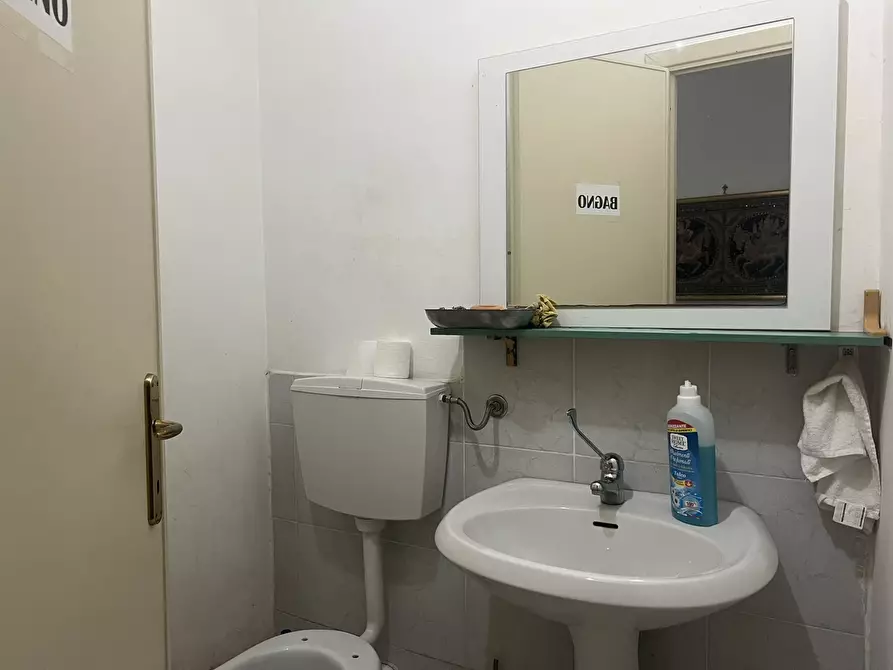 Immagine 9 di Ufficio in vendita  in Viale Guglielmo Marconi, 1 a Amaseno