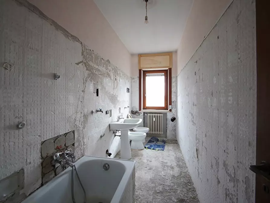 Immagine 15 di Appartamento in vendita  in Viale Garibaldi, 50 a Venezia