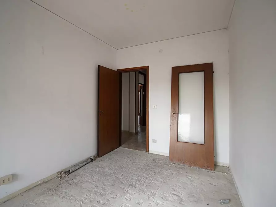 Immagine 9 di Appartamento in vendita  in Viale Garibaldi, 50 a Venezia