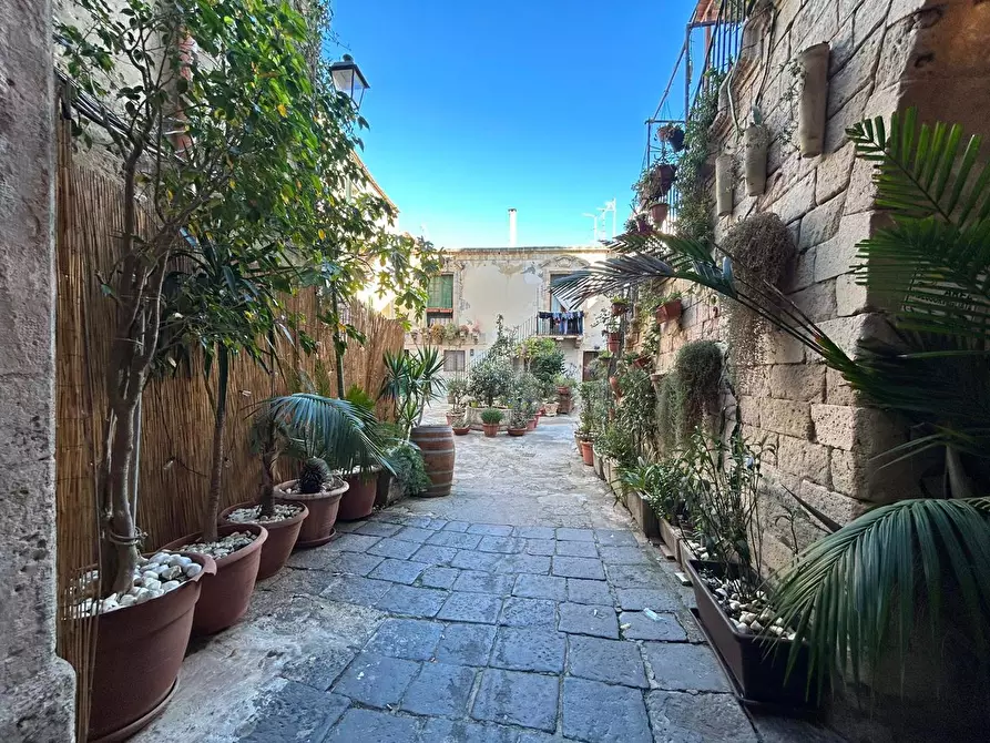 Immagine 13 di Appartamento in vendita  in Via Mirabella, 23 a Siracusa