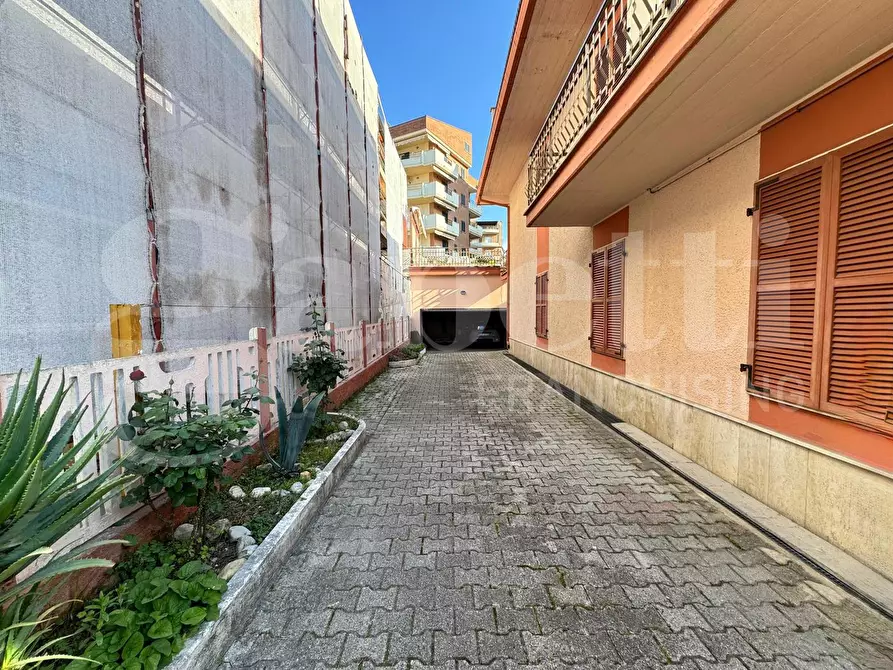 Immagine 4 di Appartamento in vendita  in Via Cesare Battisti, 178 a Alba Adriatica