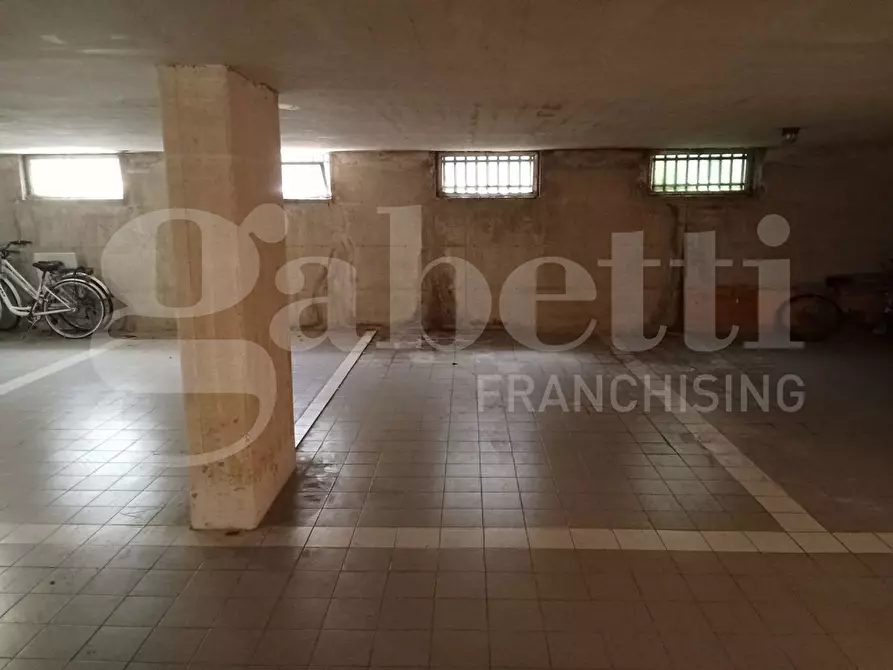 Immagine 2 di Box auto in vendita  in Via Archimede, 73 a Tortoreto