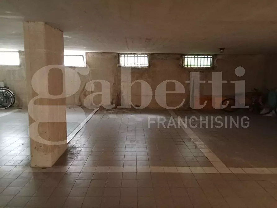 Immagine 4 di Box auto in vendita  in Via Archimede, 73 a Tortoreto