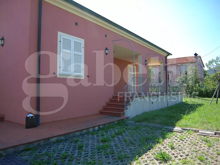 Immagine 3 di Villa in vendita  in Via xxv aprile, 10 a Sarzana