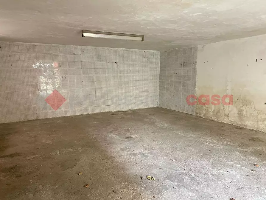 Immagine 9 di Box auto in vendita  in Via enrico toti, 27 a Tivoli