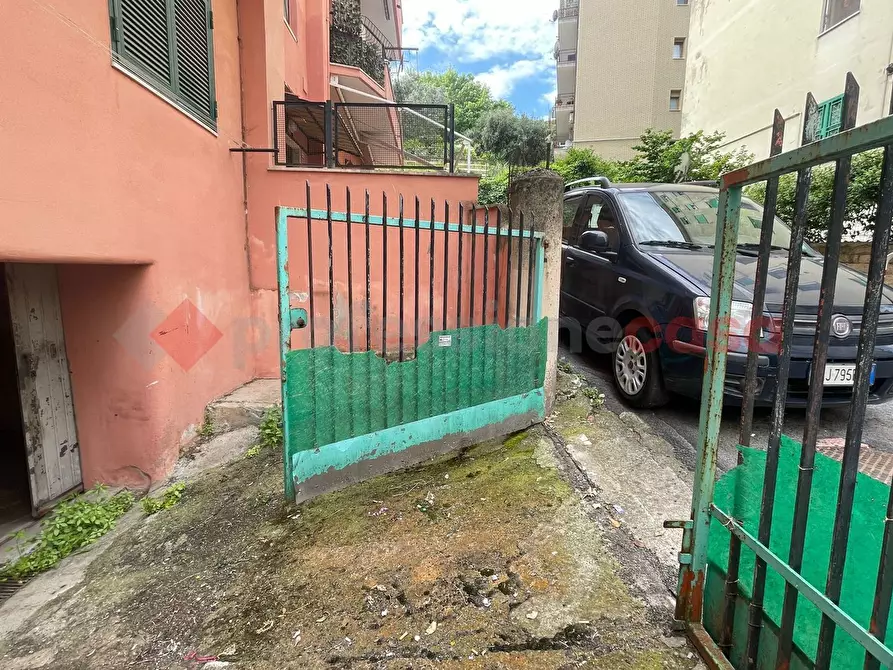 Immagine 2 di Box auto in vendita  in Via enrico toti, 27 a Tivoli
