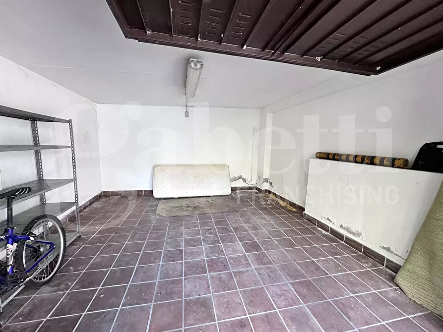 Immagine 15 di Appartamento in vendita  in Via puccini, 1 a Erba