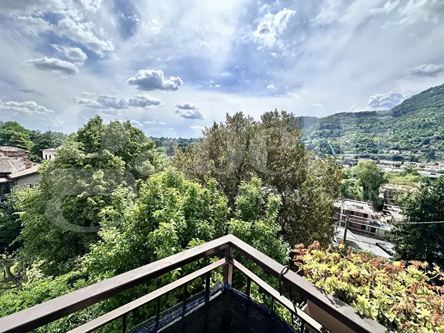 Immagine 36 di Appartamento in vendita  in Via puccini, 1 a Erba