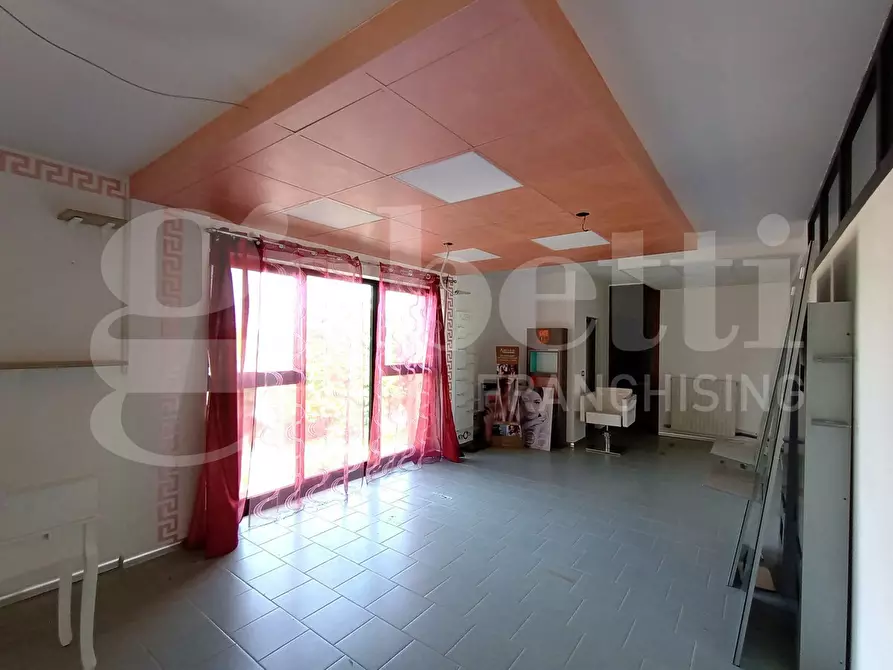 Immagine 7 di Negozio in vendita  in Via CAVARZERE   Via dei Martiri, 59 a Cavarzere