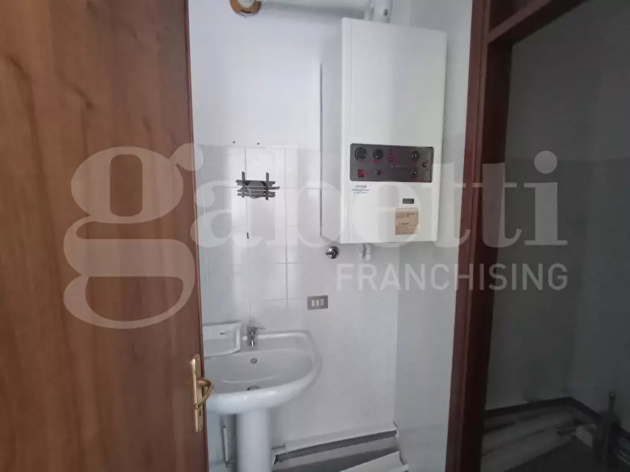 Immagine 9 di Negozio in vendita  in Via CAVARZERE   Via dei Martiri, 59 a Cavarzere