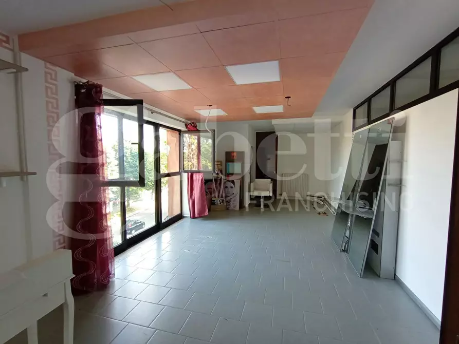 Immagine 5 di Negozio in vendita  in Via CAVARZERE   Via dei Martiri, 59 a Cavarzere