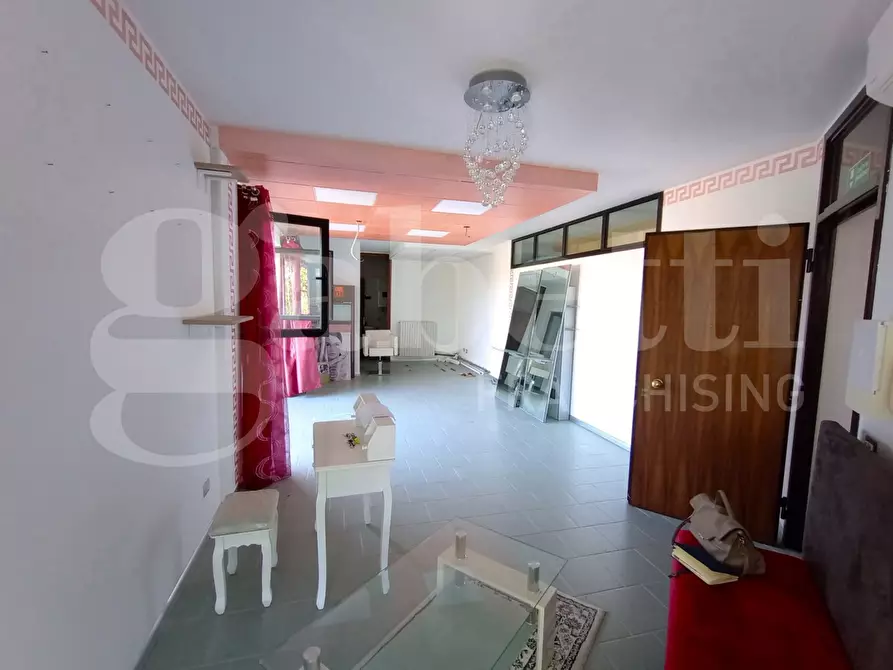 Immagine 1 di Negozio in vendita  in Via CAVARZERE   Via dei Martiri, 59 a Cavarzere