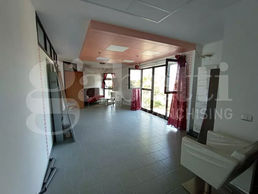 Immagine 2 di Negozio in vendita  in Via CAVARZERE   Via dei Martiri, 59 a Cavarzere
