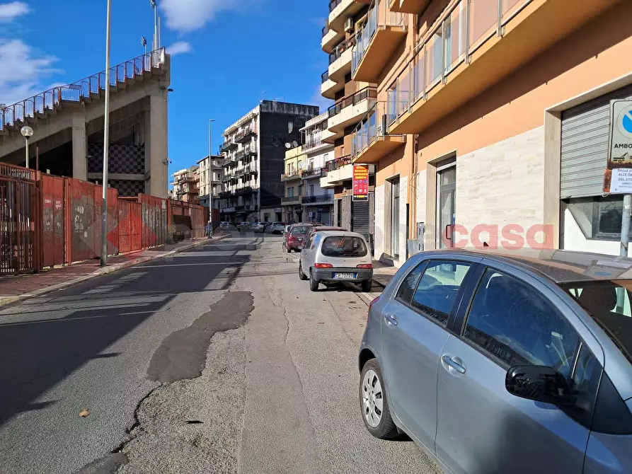 Immagine 3 di Negozio in vendita  in Via Armando Segato, 3 a Reggio Di Calabria